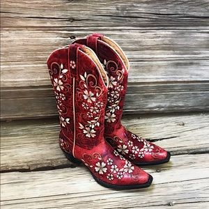 Shyanne woman’s pointed toe cowboy boots